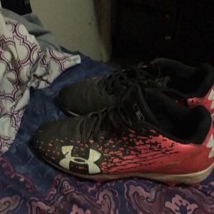 Girls under armor cleats what’s up